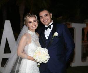 Los novios Alejandra Estrada y Luis Núñez. Crédito: EL HERALDO/Jimmy Argueta