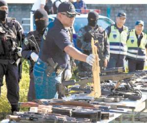 El decomiso de armas también forma parte de la lucha contra las drogas.