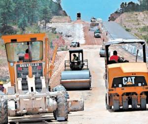 La empresa mexicana Caabsa tiene tres frentes de trabajo en el tramo de 30 kilómetros que va entre Lamaní, Comayagua y El Quebrachal, San Juan, La Paz.