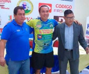 Rambo de León fue presentado como un de los refuerzos del Municipal Limeño deEl Salvador (Foto: Redes / Deportes El Heraldo / Noticias de Honduras / El Heraldo Honduras)