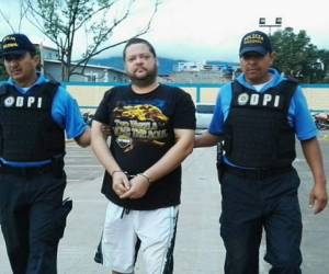 Al ahora detenido originario de la república Checa se le han emitido tres alertas rojas por Interpol y se encontraba escondido en el territorio nacional desde el año 2016. (Foto: DPI/ El Heraldo Honduras/ Noticias Honduras hoy)