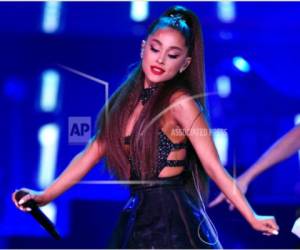 En esta foto de archivo del 2 de junio de 2018, Ariana Grande actúa en Wango Tango en Bank of California Stadium en Los Angeles.