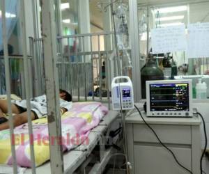 Las personas afectadas con el virus del dengue deben buscar atención de inmediato en los hospitales y no quedarse en sus casas, mucho menos automedicarse. Foto: EL HERALDO.