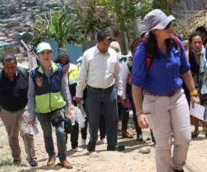 En el recorrido se verificaron las condiciones de los piezómetros instalados en la zona. Foto: Cortesía AMDC