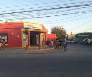 La víctima fue identificada como Germán Aguilera, quien era el dueño de la tienda de abarrotería Mini Súper 9.