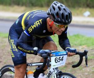 Jorge Torres en una semana se llevó las dos principales competencias de Honduras y El Salvador. Foto: Ronal Aceituno.