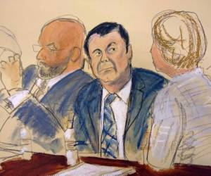 En el bosquejo de este tribunal, Joaquín 'El Chapo' Guzmán, en el centro, se sienta al lado de su abogado defensor, Eduardo Balarezo, a la izquierda, para las declaraciones iniciales mientras se inicia el juicio de alta seguridad de Guzmán en el distrito de Brooklyn, Nueva York. AP