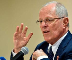 Kuczynski apenas evitó la destitución después de que legisladores de oposición revelaron que su consultora privada había recibido pagos de la constructora brasileña Odebrecht. Foto: AFP