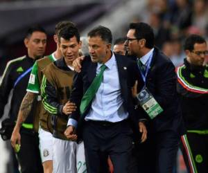 Juan Carlos Osorio fue expulsado en el partido entre México y Portugal en la Copa Confederaciones Rusia 2017. (Fotos: AFP)