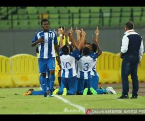 El equipo hondureño celebra uno de los goles ante China. Foto tomada de: sports.sina.com.cn