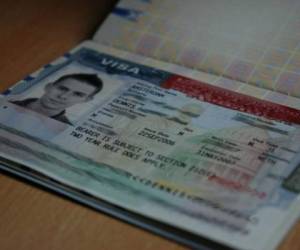 Usualmente las autoridades migratorias dan 180 días para permanecer en el país, pero esto dependerá del tipo de visa con el que ingreses.