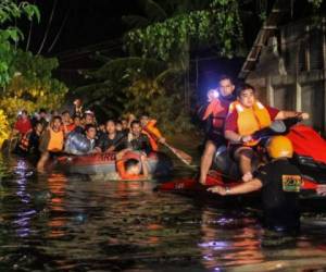 Las autoridades locales indicaron por su parte haber recuperado otros 17 cuerpos, más río arriba. Foto AFP