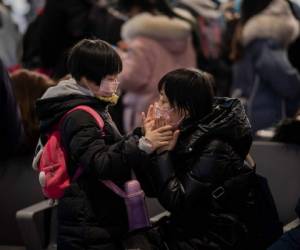 1. CHINA. Unas 830 personas han sido contaminadas en China, de las cuales 26 fallecieron, 177 están en un estado grave. Las autoridades también están vigilando 1,072 casos sospechosos. Las autoridades también confirmaron la segunda muerte por el virus fuera de la región de Wuhan, a 2,000 km de distancia, en la provincia de Heilongjiang.