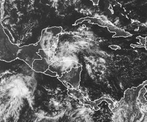 Las lluvias continuarán por las próximas 24 horas. (Imagen cortesía del Centro Nacional de Huracanes de Honduras)