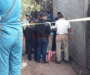 La víctima fue interceptada en un solitario callejón de la colonia Suyapa de Tegucigalpa. Foto: Alex Pérez/EL HERALDO.