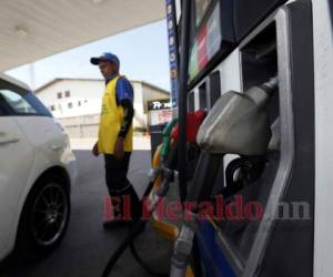 La gasolina superior podría rondar los 96 lempiras por galón.