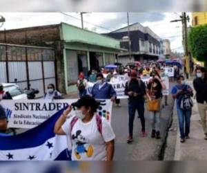 Maestros del Proheco exigen aumento de salario. Foto: Cortesía