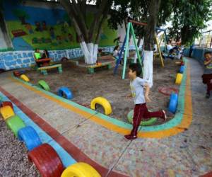 Juegos para niños y máquinas de hacer ejercicios tiene el parque Para una Vida Mejor de La Joya.