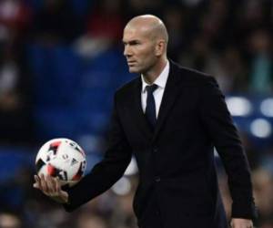 Zidane ganó varios títulos con el Real Madrid de España. (AFP)