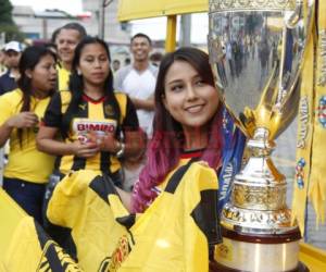 'Hay que compartir con la afición, esta copa es de ellos, tenemos que compartirla', expresó el presidente del Real España. (Foto: El Heraldo Honduras/ Noticias Honduras hoy)