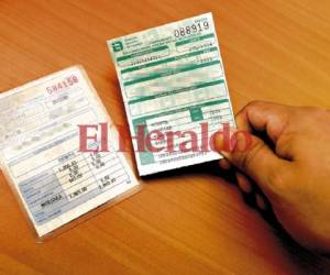 Para realizar el trámite, las personas deben ir a las oficinas de Registro Vehicular en las principales ciudades del país.