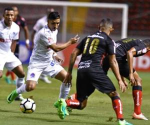 Michael Chirinos fue uno de los jugadores de Olimpia con gran actuación en ante la Liga Deportiva Alajuelense de Costa Rica por la Concachampions. (Fotos: AFP)