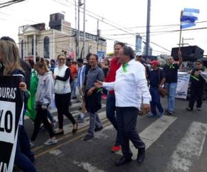 La manifestación comenzó en el bulevar Morazán y culminó en las afueras de la Embajada de Estados Unidos en Honduras.