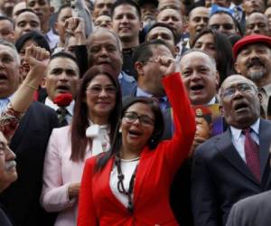 Los constituyentes decidieron por unanimidad y al grito “el pueblo unido jamás será vencido” convocar a los comicios. Foto: AP