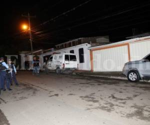 Los vecinos reportaron el incidente al cuerpo de Bomberos quienes al llegar al lugar encontraron a la anciana sin vida. Foto: Jimmy Argueta/EL HERALDO