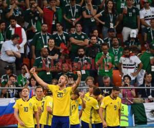 Los jugadores suecos celebran el segundo gol del equipo anotado desde el punto de penalti durante el partido de fútbol del Grupo F de la Copa Mundial Rusia 2018 entre México y Suecia. Foto:AFP