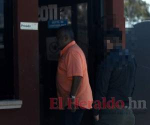 La Unidad Investigativa de EL HERALDO encontró a Wilkin Montalván en un predio con fachada de taller en la que se vendían vacunas contra el covid-19 de manera clandestina. Foto: El Heraldo