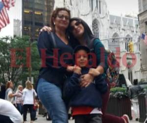 María Jackelin y su hija Gaby, dos días antes de morir en el fatal accidente.