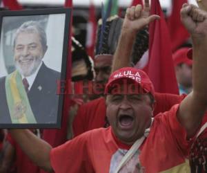 Lula y sus simpatizantes insisten en su inocencia y afirman que los cargos fueron fabricados para evitar que regresara a la presidencia.