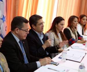 El presidente Juan Orlando Hernández anunció una fuerza de tarea que incluye una ofensiva diplomática a favor de los hondureños amparados en el TPS. (Foto: El Heraldo Honduras)