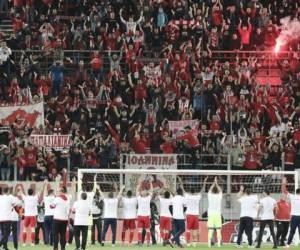 Castigan al Olympiakos de Grecia con cierre de su estadio (Foto: @olympiacos_org)