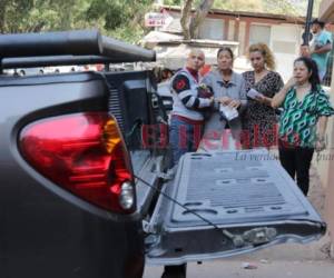 Los parientes de Blanca Yessenia Moncada Cabrera retiraron el cadáver y exigieron justicia. Foto Estalin Irías| EL HERALDO