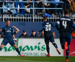 En su partido contra el Málaga (10º), el Real Madrid se adelantó en el minuto 33, con una falta lanzada por el alemán Toni Kroos, que Cristiano Ronaldo remató con la cabeza en fuera de juego.