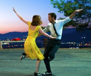 Ryan Gosling y Emma Stone protagonizan este musical que promete ser un éxito. Foto:Collider