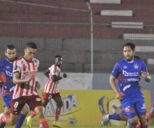 Los universitarios supieron rescatar un juego que se les iba de las manos y empataron en la cancha ceibeña. Foto: Cortesía Lobos UPN.