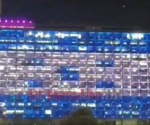 La bandera de Honduras brilló en la ciudad de TelAviv, Israel.