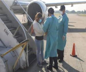 La mujer fue detenida en el aeropuerto Ramón Villeda Morales de San Pedro Sula.