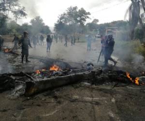 El manifestante cayó abatido en un área verde entre el bulevar del Este y la colonia Felipe Zelaya, donde residía. El disparo impactó directamente en la cabeza.