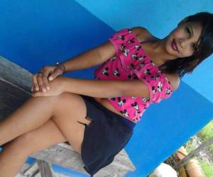 La muchacha fue identificada como Angélica Michelle Montoya Ávila (17), residente en el Valle de Ilamapa, en la carretera vieja a Olancho, cerca de la aldea de Monte Redondo.