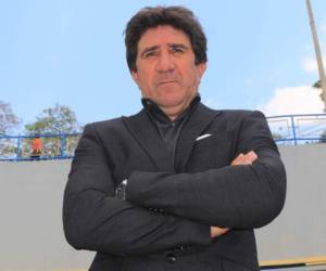 Héctor Vargas, entrenador argentino de los merengues del Olimpia. Foto: Johny Magallanes / El Heraldo.