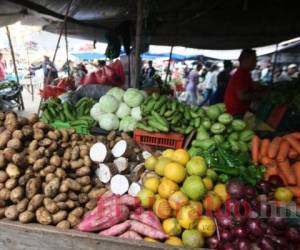 Se registraron mayores precios en ciertos productos, entre los que destacan verduras, frutas y granos. Foto: El Heraldo