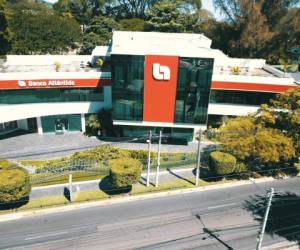 Banco Atlántida amplió su presencia en El Salvador con la compra de un banco, tal como informó D&N en enero.