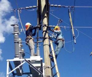 Las cuadrillas de la Empresa Nacional de Energía Eléctrica (ENEE) realizarán trabajos de mantenimiento este lunes.