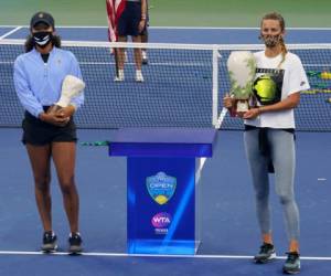 La bielorrusa Victoria Azarenka ganó su primer título del tour desde 2016, luego de que Naomi Osaka se retiró de la final femenil a causa de una dolencia en el tendón de la corva izquierdo.