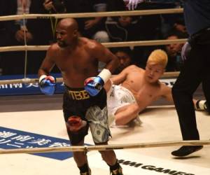 Floyd Mayweather Jr noqueó a Tenshin Nasukawa. Fotos AFP