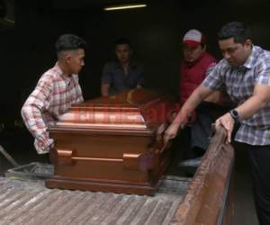 Lamentable. El menor cruzó el anillo periférico para comprar una recarga en plena Nochebuena. (Foto: El Heraldo Honduras/ Noticias Honduras hoy)